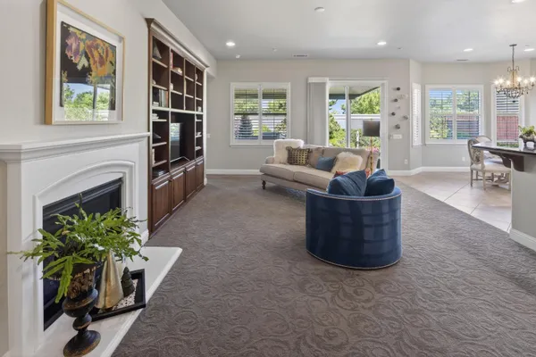 Property Slideshow image 3 of 33 | 2056 arlington dr, Roseville, CA, 95747