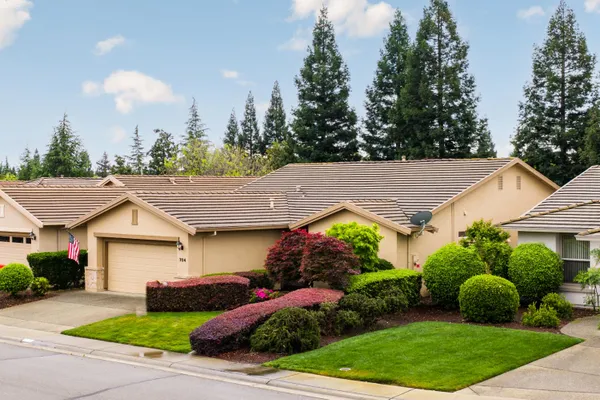 Property Slideshow image 2 of 26 | 704 wagon wheel ln, Lincoln, CA, 95648