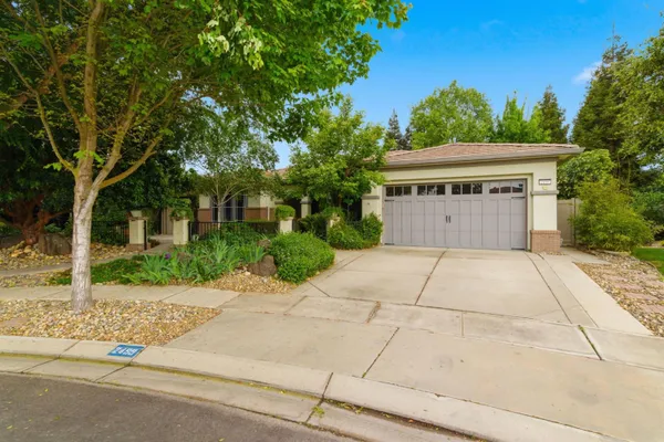 Property Slideshow image 2 of 54 | 2499 appleleaf ln, Manteca, CA, 95336