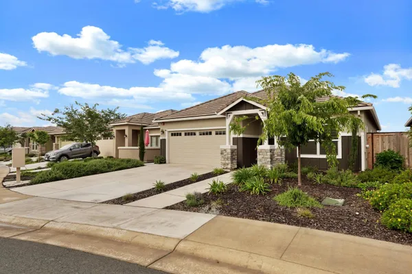 Property Slideshow image 2 of 40 | 1012 hogan rd, Galt, CA, 95632