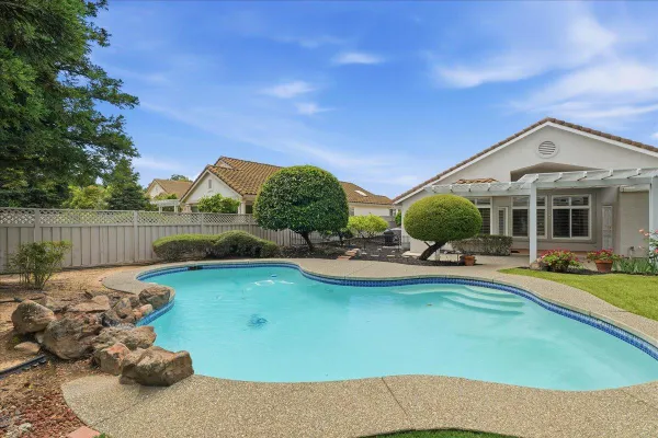 Property Slideshow image 3 of 46 | 6480 buckskin ln, Roseville, CA, 95747