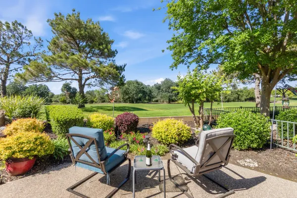 Property Slideshow image 3 of 27 | 4288 echo rock ln, Roseville, CA, 95747