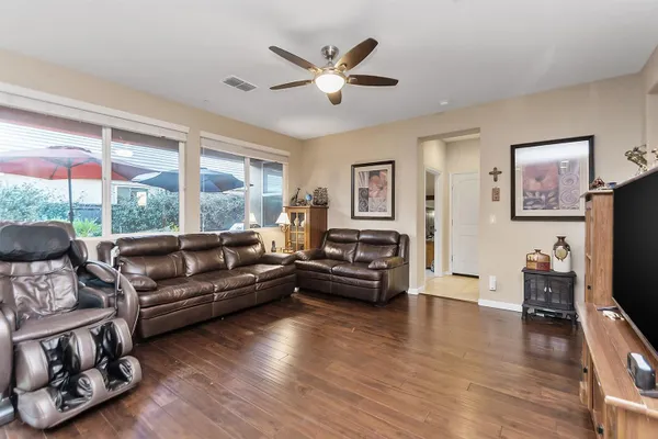 Property Slideshow image 3 of 44 | 9710 dartwell way, Sacramento, CA, 95829
