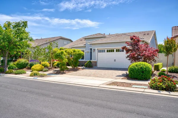 Property Slideshow image 3 of 49 | 1552 cloverleaf, Manteca, CA, 95336