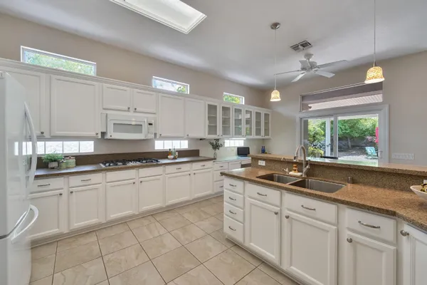 Property Slideshow image 2 of 57 | 416 barusch ct, Roseville, CA, 95747