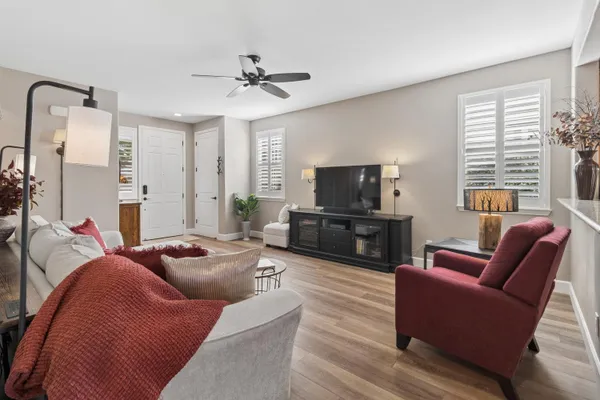 Property Slideshow image 3 of 67 | 7809 barnsley way, Elk Grove, CA, 95757