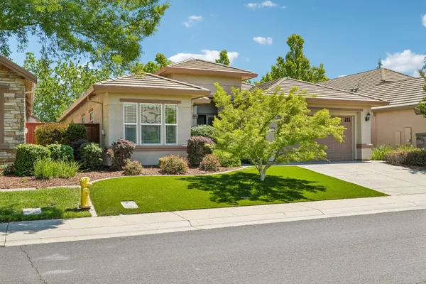 Property Slideshow image 2 of 50 | 2241 coryton ln, Roseville, CA, 95747