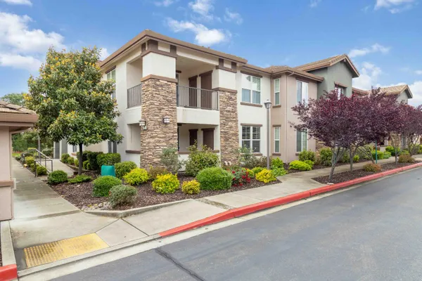 Property Slideshow image 2 of 31 | 1550 topanga ln 101, Lincoln, CA, 95648