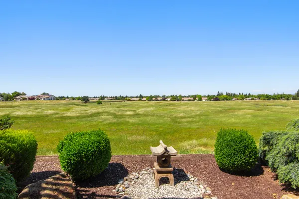 Property Slideshow image 3 of 94 | 700 canyon oak ln, Lincoln, CA, 95648