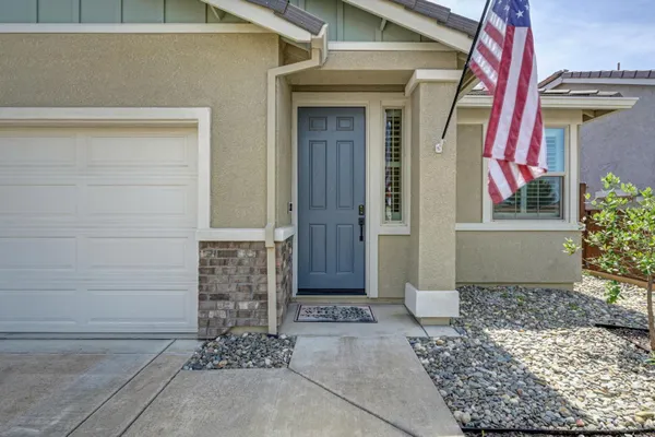 Property Slideshow image 2 of 43 | 8536 avelin pl, El Dorado Hills, CA, 95762