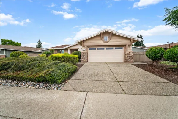 Property Slideshow image 2 of 37 | 1017 longhorn ln, Lincoln, CA, 95648