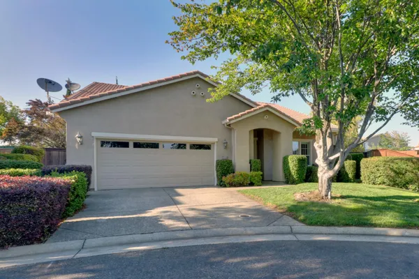 Property Slideshow image 3 of 34 | 3550 saddlepeak ct, Rocklin, CA, 95765