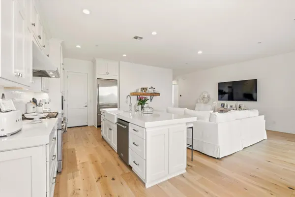 Property Slideshow image 3 of 36 | 4279 eagle view way, Folsom, CA, 95630