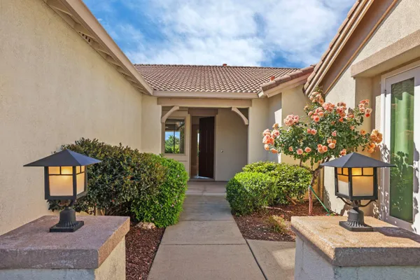 Property Slideshow image 3 of 80 | 1001 magnolia ln, Lincoln, CA, 95648