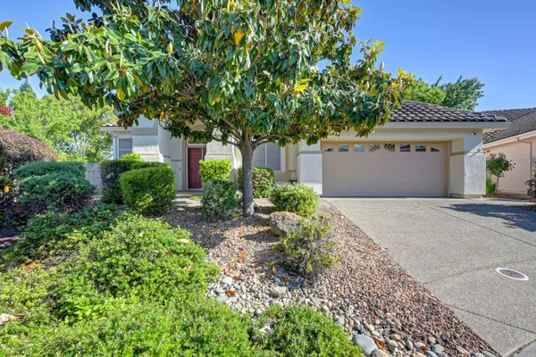 Property Slideshow image 2 of 73 | 325 roundhill ct, Roseville, CA, 95747