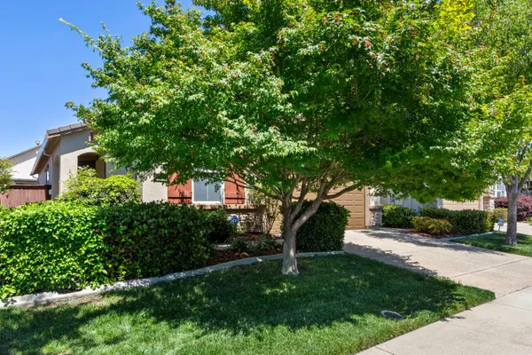 Property Slideshow image 3 of 55 | 2081 appersett loop, Roseville, CA, 95747