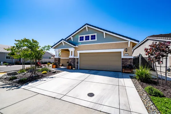 Property Slideshow image 2 of 47 | 9102 cerro vista dr, El Dorado Hills, CA, 95762
