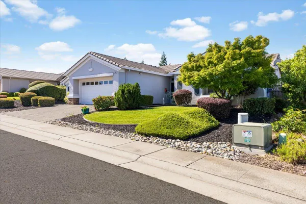Property Slideshow image 2 of 32 | 2543 woodacre ln, Lincoln, CA, 95648