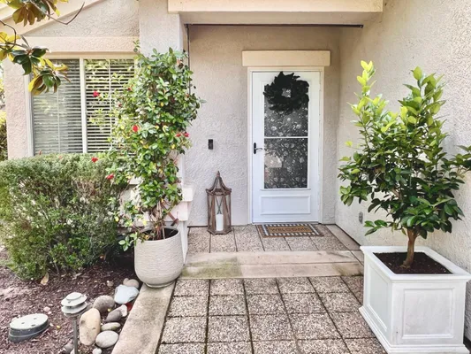 Property Slideshow image 3 of 36 | 886 meadowhill ct, Lincoln, CA, 95648