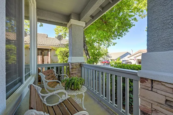 Property Slideshow image 3 of 39 | 4075 coldwater dr, Rocklin, CA, 95765