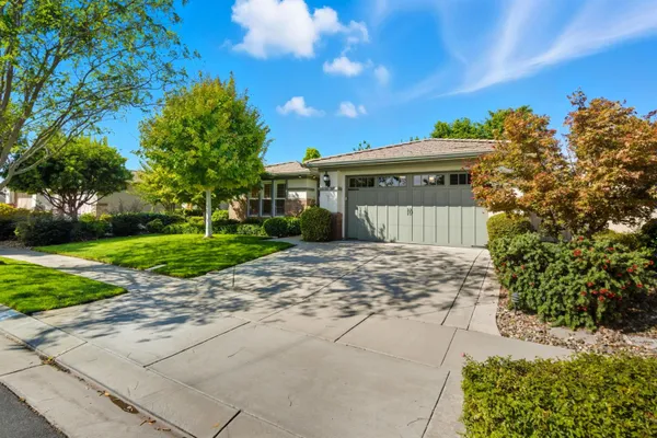 Property Slideshow image 2 of 42 | 2473 dutchwood ln, Manteca, CA, 95336