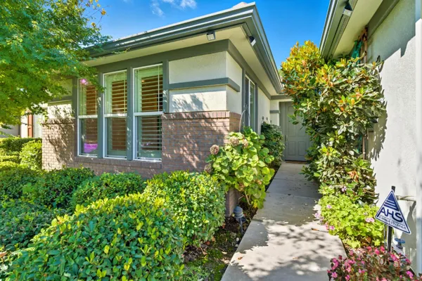 Property Slideshow image 3 of 42 | 2473 dutchwood ln, Manteca, CA, 95336