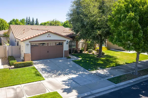 Property Slideshow image 3 of 65 | 2314 shadow berry dr, Manteca, CA, 95336