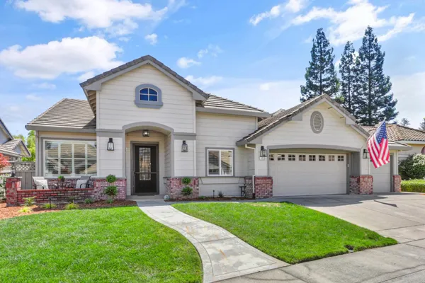 Property Slideshow image 2 of 53 | 7028 windchime way, Roseville, CA, 95747