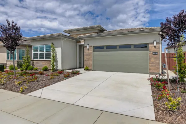 Property Slideshow image 2 of 52 | 4062 emerald glen ln, Folsom, CA, 95630