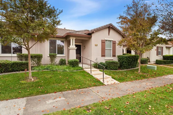 Property Slideshow image 2 of 23 | 2270 rose arbor dr, Sacramento, CA, 95835