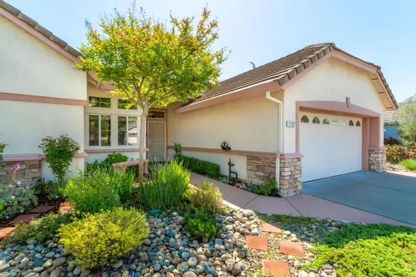 Property Slideshow image 3 of 50 | 7122 dream inn ln, Roseville, CA, 95747