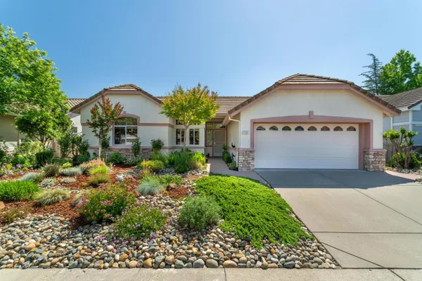 Property Slideshow image 2 of 50 | 7122 dream inn ln, Roseville, CA, 95747