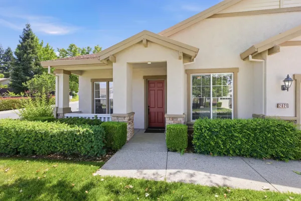 Property Slideshow image 2 of 43 | 2821 springfield dr, Rocklin, CA, 95765