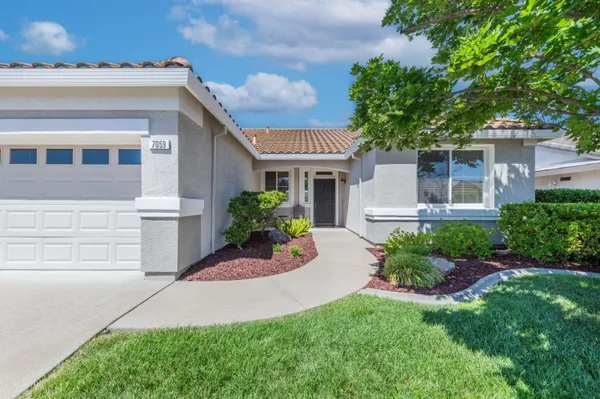 Property Slideshow image 2 of 39 | 7059 cope ridge way, Roseville, CA, 95747