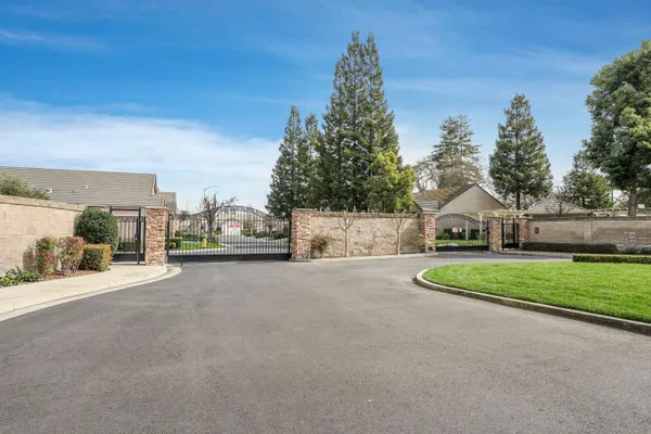 Property Slideshow image 2 of 31 | 9511 theresa cir, Stockton, CA, 95209
