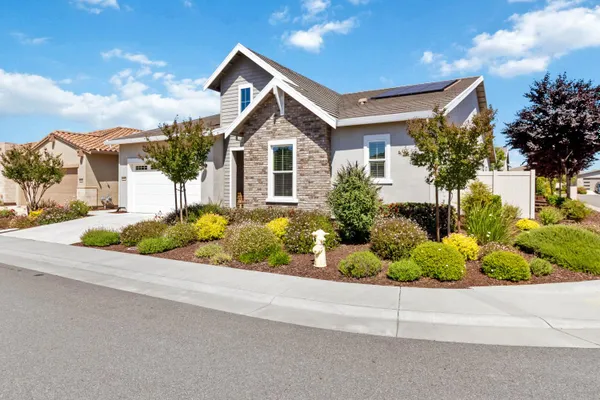 Property Slideshow image 2 of 24 | 5000 fieldview ln, Roseville, CA, 95747