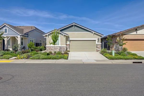 Property Slideshow image 2 of 40 | 8961 cerro vista dr, El Dorado Hills, CA, 95762