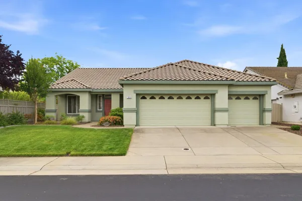 Property Slideshow image 2 of 28 | 7824 rosestone ln, Roseville, CA, 95747
