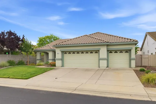 Property Slideshow image 3 of 28 | 7824 rosestone ln, Roseville, CA, 95747