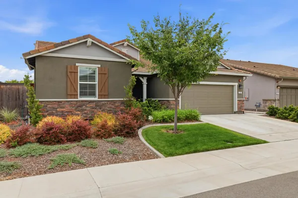Property Slideshow image 2 of 61 | 979 carson river dr, Lincoln, CA, 95648