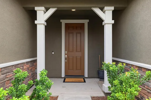 Property Slideshow image 3 of 61 | 979 carson river dr, Lincoln, CA, 95648
