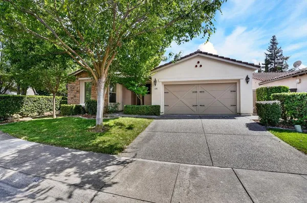 Property Slideshow image 2 of 37 | 130 montilla cir, Sacramento, CA, 95835