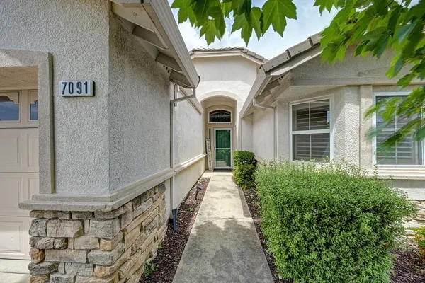 Property Slideshow image 3 of 34 | 7091 lost lake ln, Roseville, CA, 95747