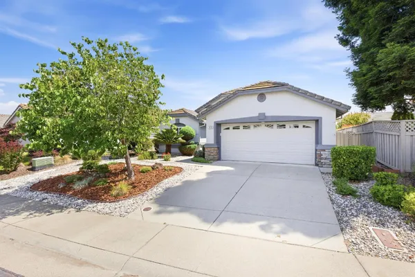 Property Slideshow image 3 of 33 | 7476 apple hollow loop, Roseville, CA, 95747