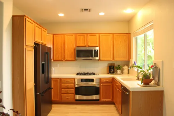 Property Slideshow image 3 of 24 | 1636 andover ln, Lincoln, CA, 95648