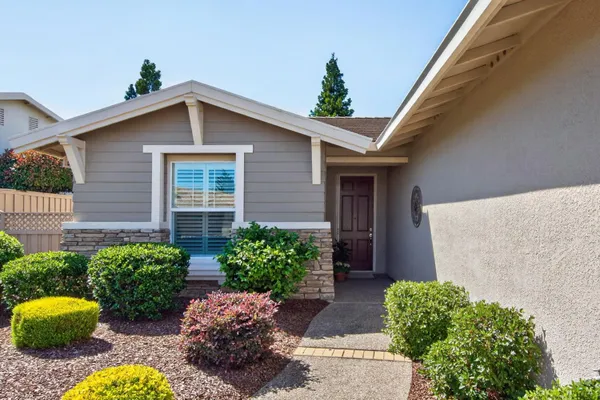 Property Slideshow image 3 of 58 | 2245 kingfisher ln, Lincoln, CA, 95648