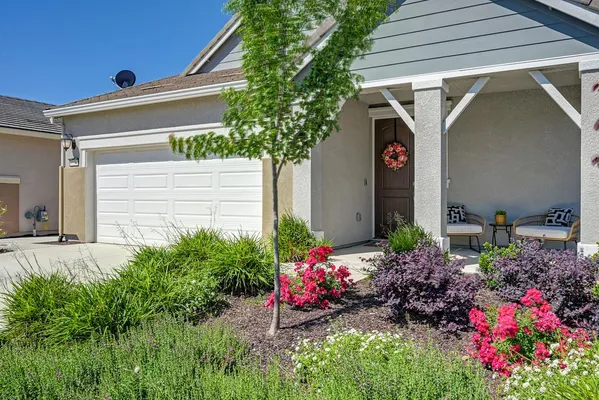 Property Slideshow image 2 of 46 | 8939 cerro vista dr, El Dorado Hills, CA, 95762