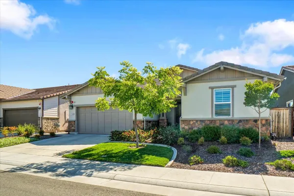 Property Slideshow image 2 of 46 | 1325 esplanade ln, Lincoln, CA, 95648