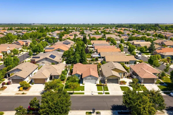 Property Slideshow image 3 of 43 | 1449 carriage house st, Manteca, CA, 95336