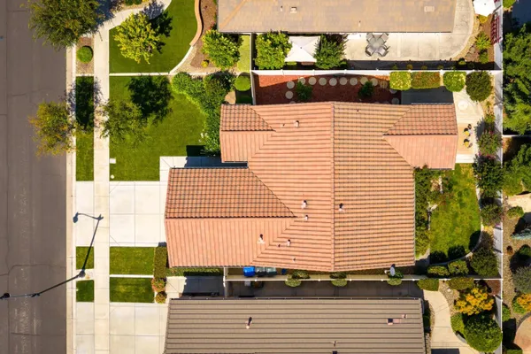 Property Slideshow image 2 of 43 | 1449 carriage house st, Manteca, CA, 95336